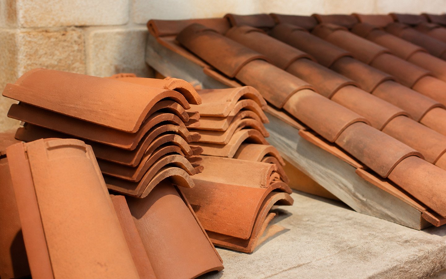 Clay tile roof covering